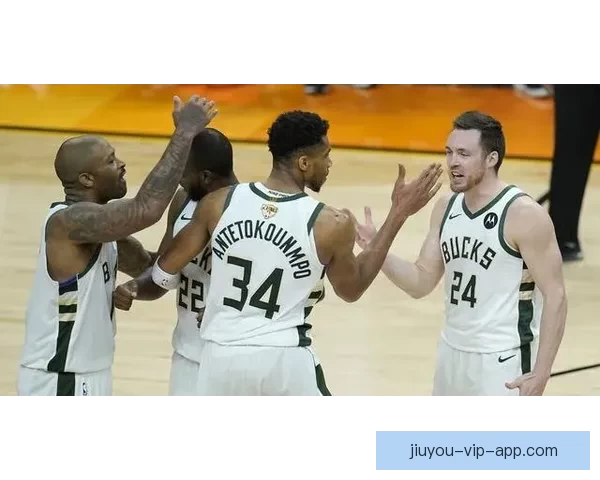 詹库杜恩末节合砍29分美国队13分逆转险胜